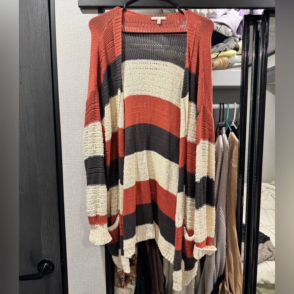 Women stripped cardigan